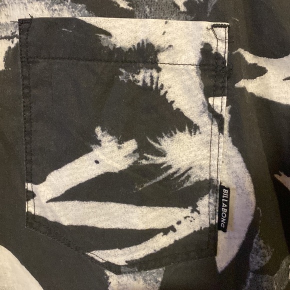 Mens Billabong Button up. - Picture 3 of 6